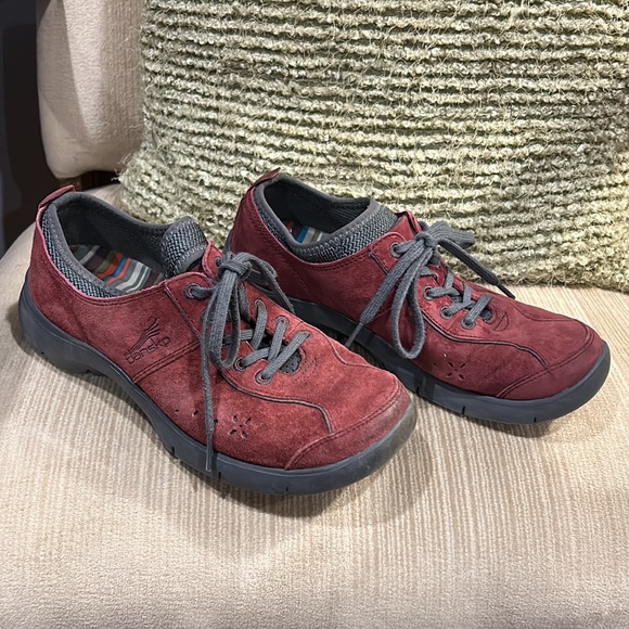Dansko Shoes - Dansko ELISE Wine, Comfort Suede Leather Slip-Ons Sole Slip Resistant Sneaker.